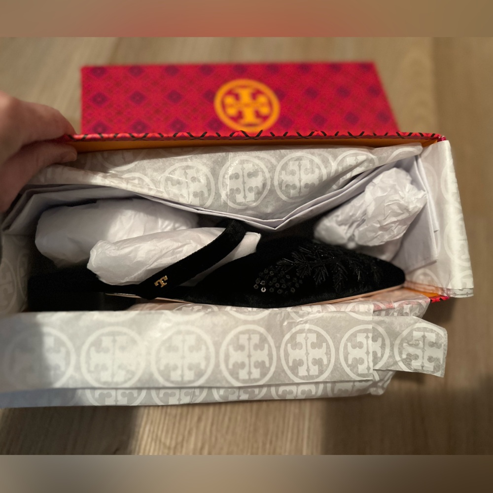 NIB TORY BURCH BLACK VELVET SLIDE